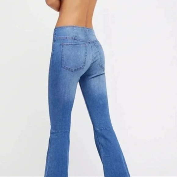 Free People Women's Penny Pull-on Flare Stretch Denim Jeans Size 25 Med Wash - Picture 3 of 16